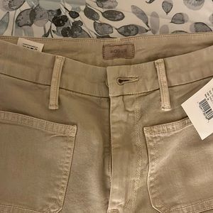 New with tags Mother denim. Size 26, beige and wide leg.